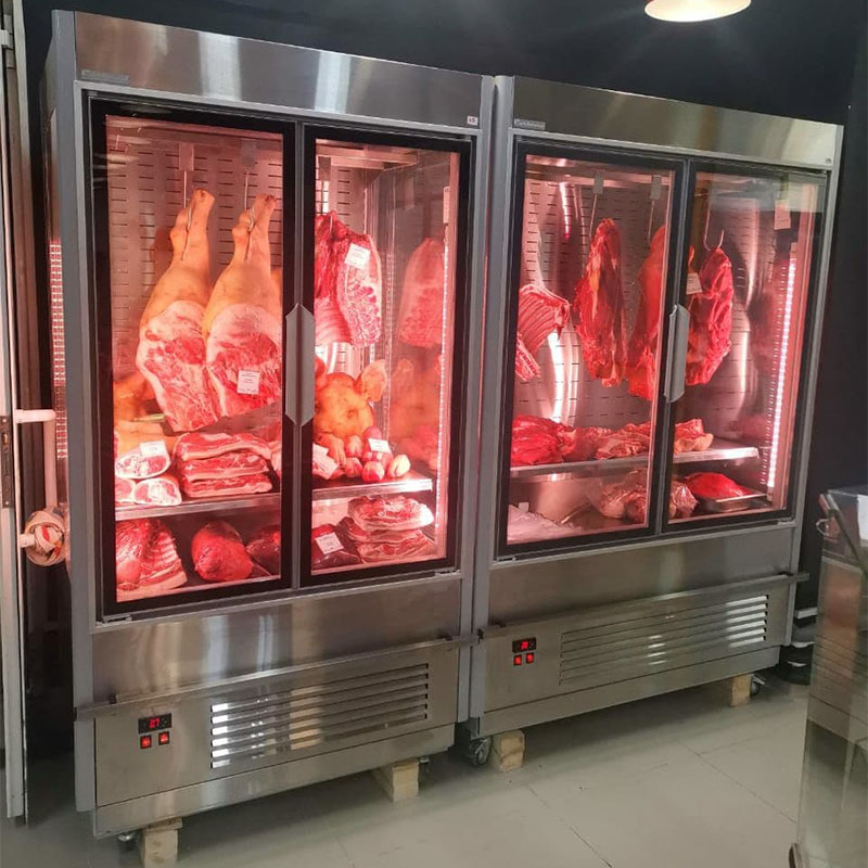 Витрина холодильная Carboma FC 20-08 VV 0,7-3 X7 9005 для демонстрации мяса